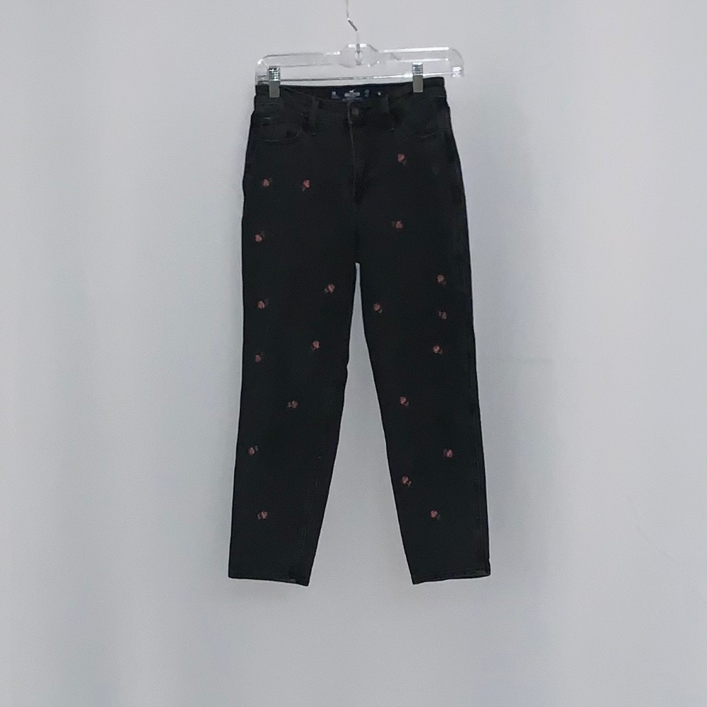 Hollister Curvy High Rise Mom Jeans